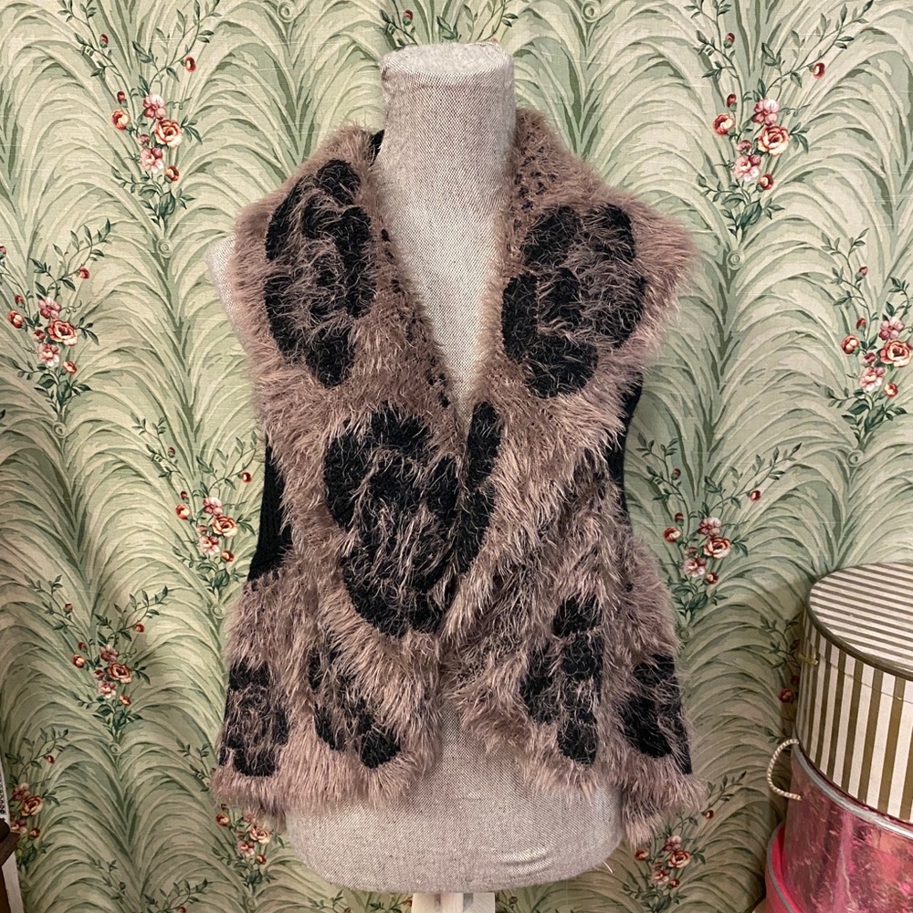 Gorgeous thick faux-hair poncho